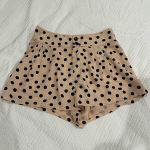 Divided polka dot shorts